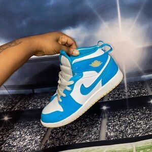 Kids Jordan’s size 3